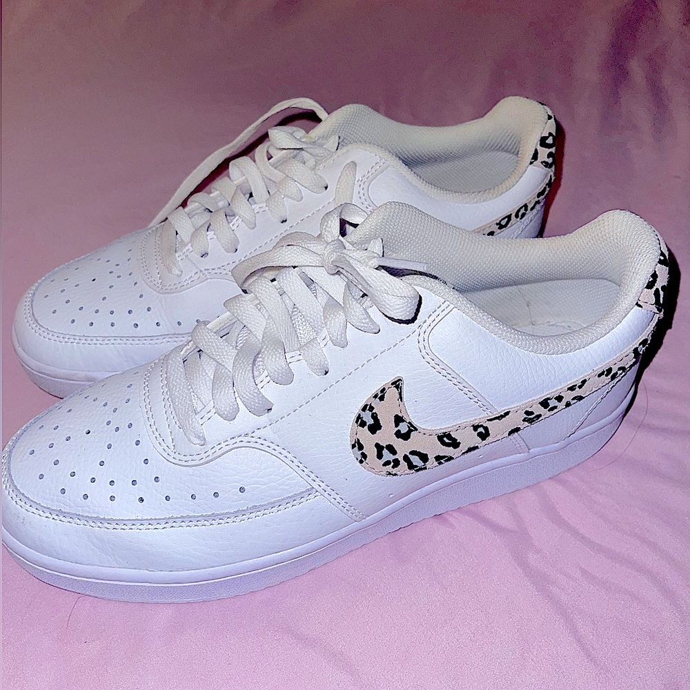 Nike tennis shoes